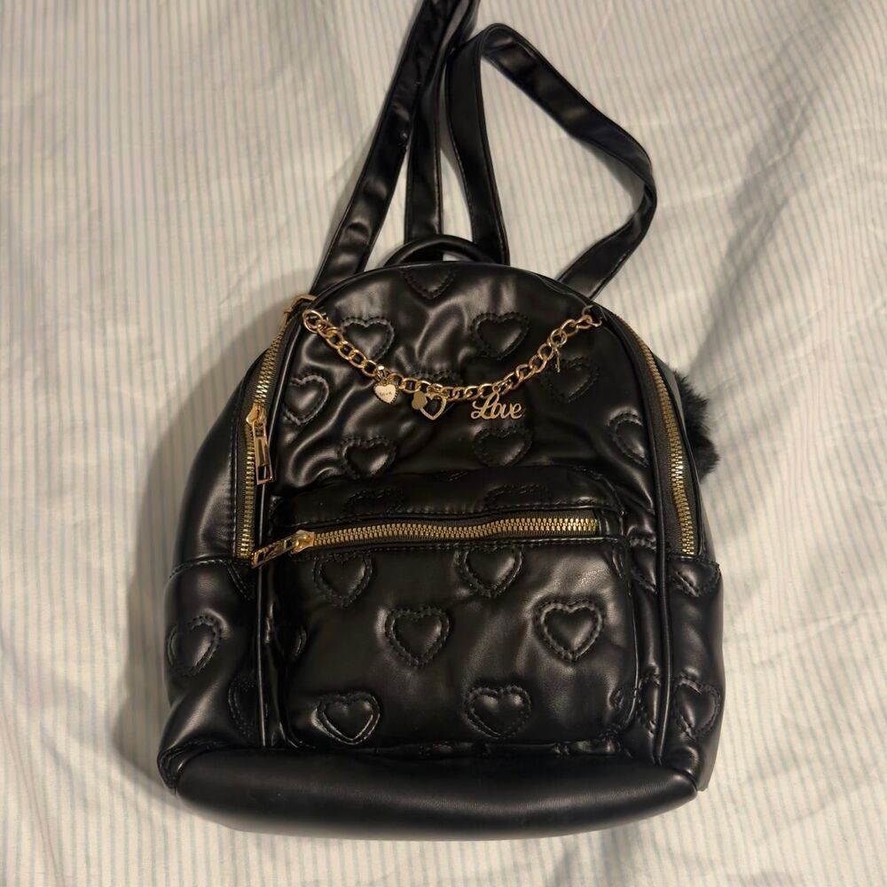 Black heart backpack with gold accents #goth #emo #grunge
